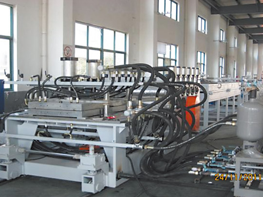 U型PC鎖扣板、PC波浪板生產(chǎn)線